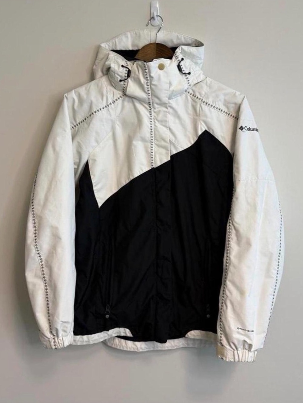 Y2K Columbia Sportswear White & Black Colorblock Hooded Outdoor Jacket Women’s S